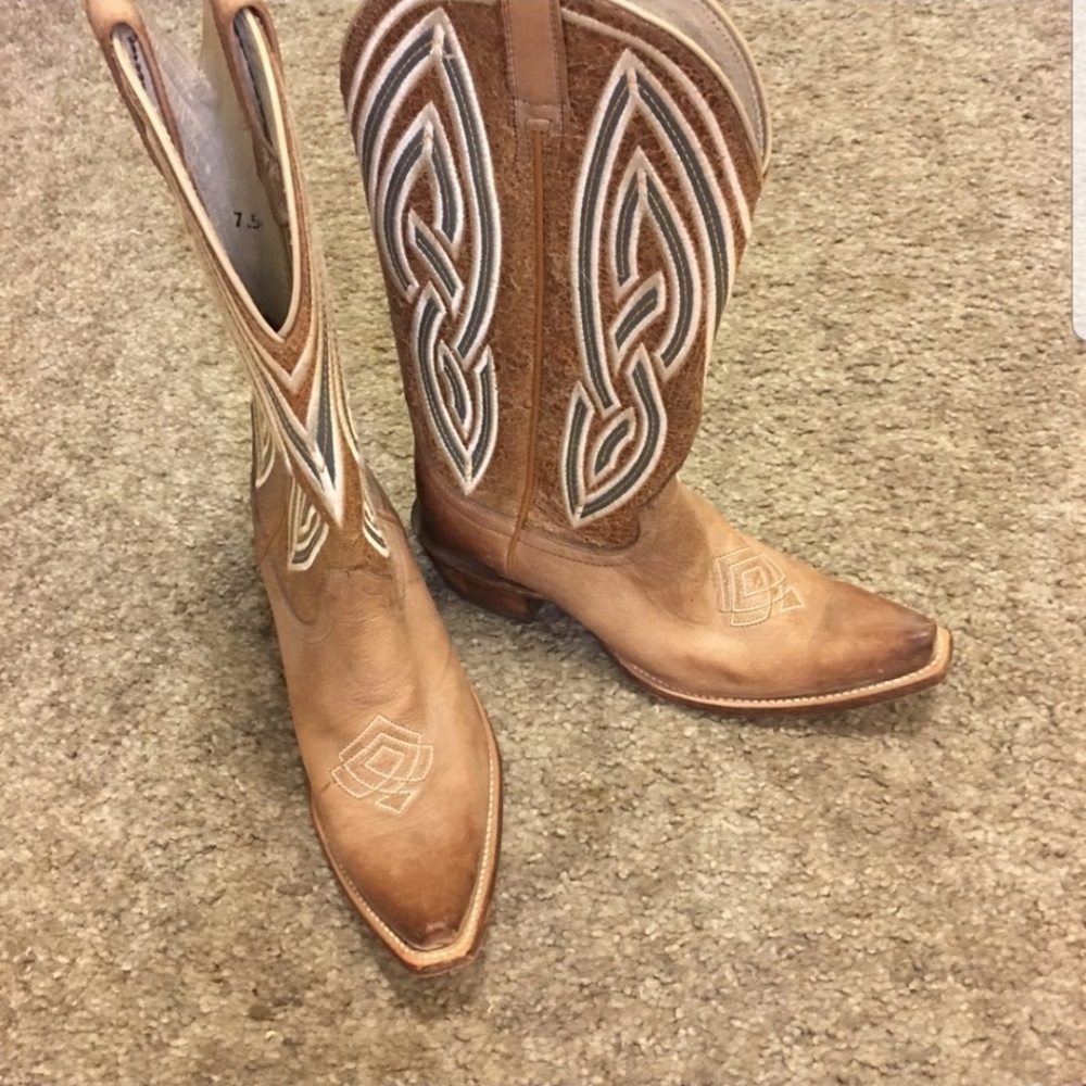 Ariat cowboy boots